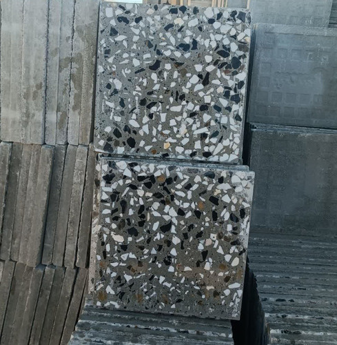 موزاییک پرسی سنگ درشت سیاه سفید سیمان طوسی سایز 40×40 تولید اتوماتیک کد 1043